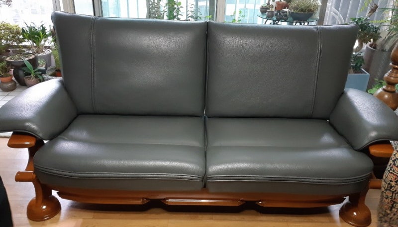 한국산 명품 소파 리폼 완료 모습